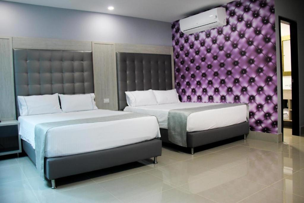 Hotel Lleras 10 Medellín Esterno foto