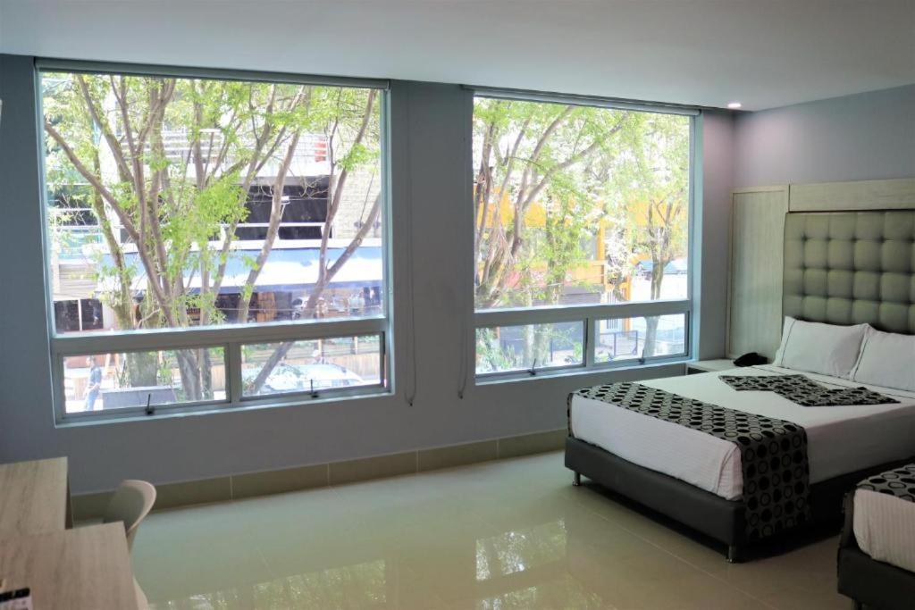 Hotel Lleras 10 Medellín Esterno foto